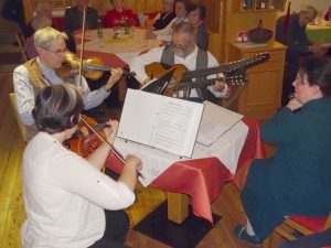 Das Liechtentaler Quartett spielt beim Stammtisch auf.