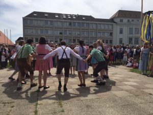 Saalbacher Vortänze zum Bandltanz, Vorbereitung zum Engeltragen