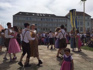 Saalbacher Vortänze zum Bandltanz, Walzer. Der Baum kommt