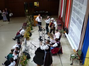 Der G'mischte Satz aus Klosterneuburg spielt zum Tanz,